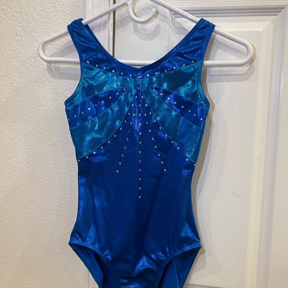 Balera Shiny Blue Leotard size small w/ matching shorts